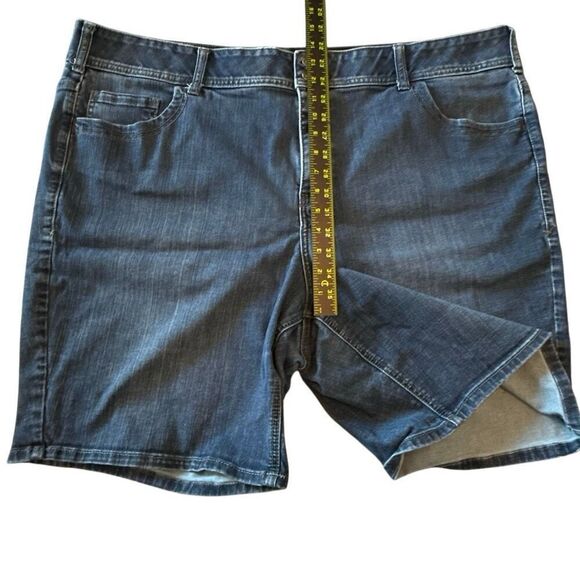 Lane Bryant High Rise Tighter Tummy Fit Bermuda Denim Jean Shorts Blue Size 26 - Picture 5 of 6